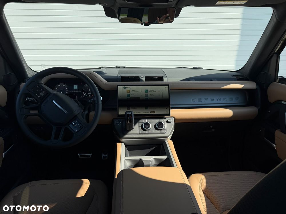 Land Rover Defender - 13