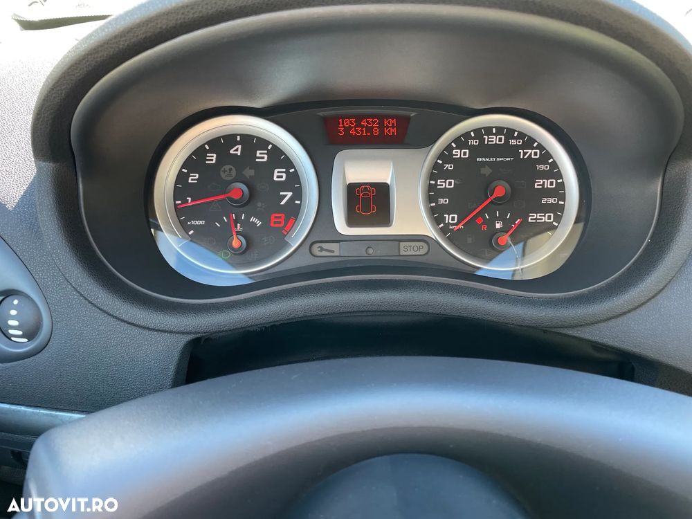 Renault Clio III 2.0 16V Gordini - 11