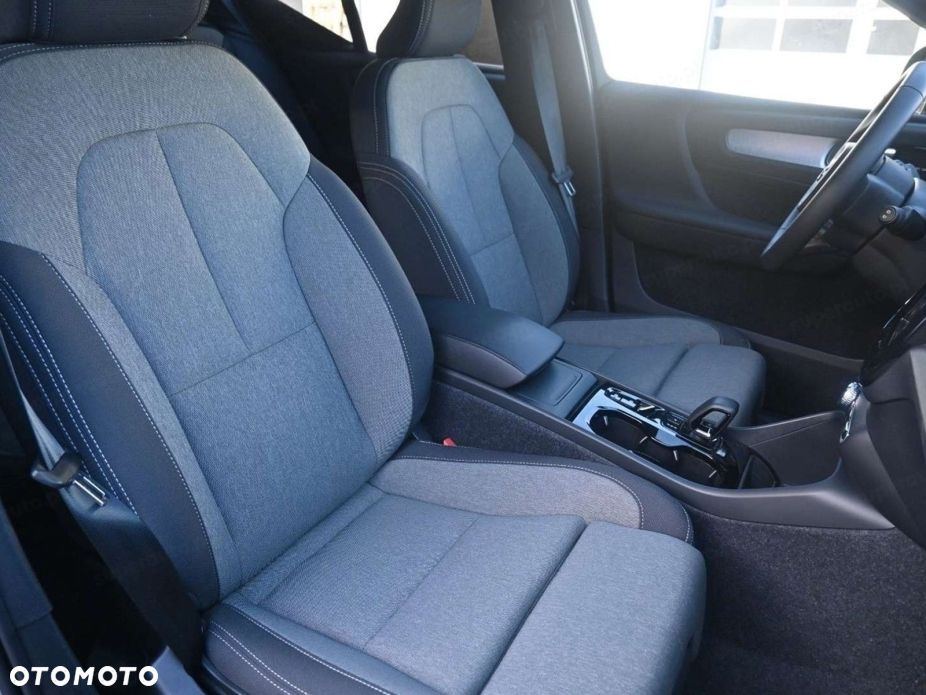 Volvo XC 40 B3 Plus Dark - 7