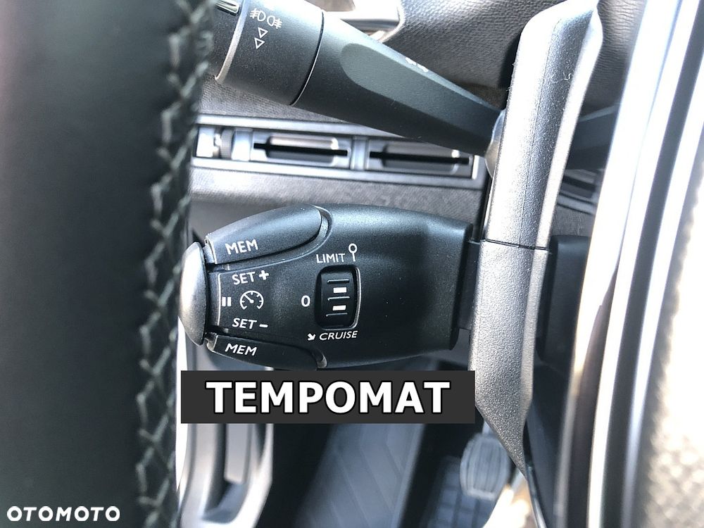 Peugeot 3008 1.2 PureTech Allure S&S - 25