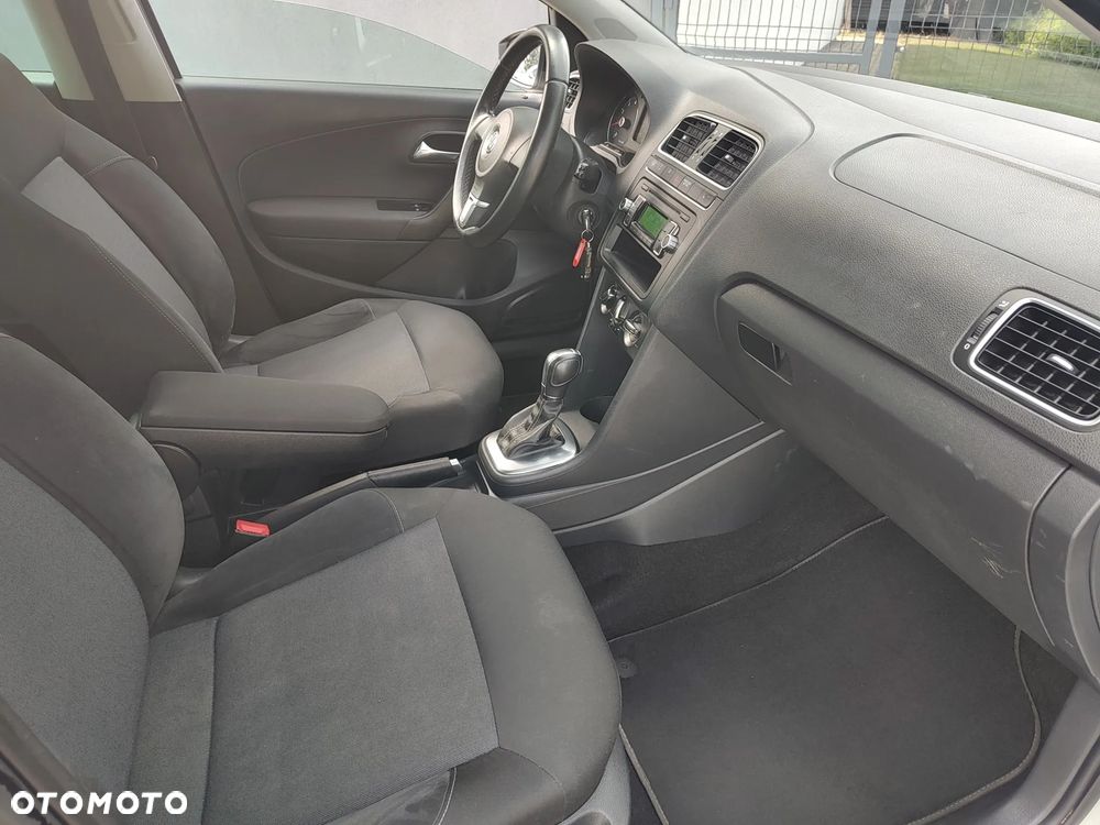 Volkswagen Polo 1.4 16V Highline DSG - 8