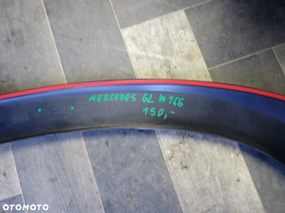 MERCEDES GL X166 LISTWA BŁOTNIKA PRAWY TYŁ A1668846622 - 2