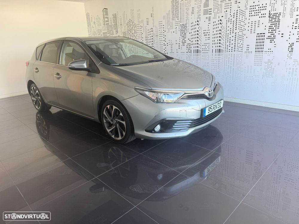 Toyota Auris 1.4 D-4D Com. +P.Techno+P.Sport - 1