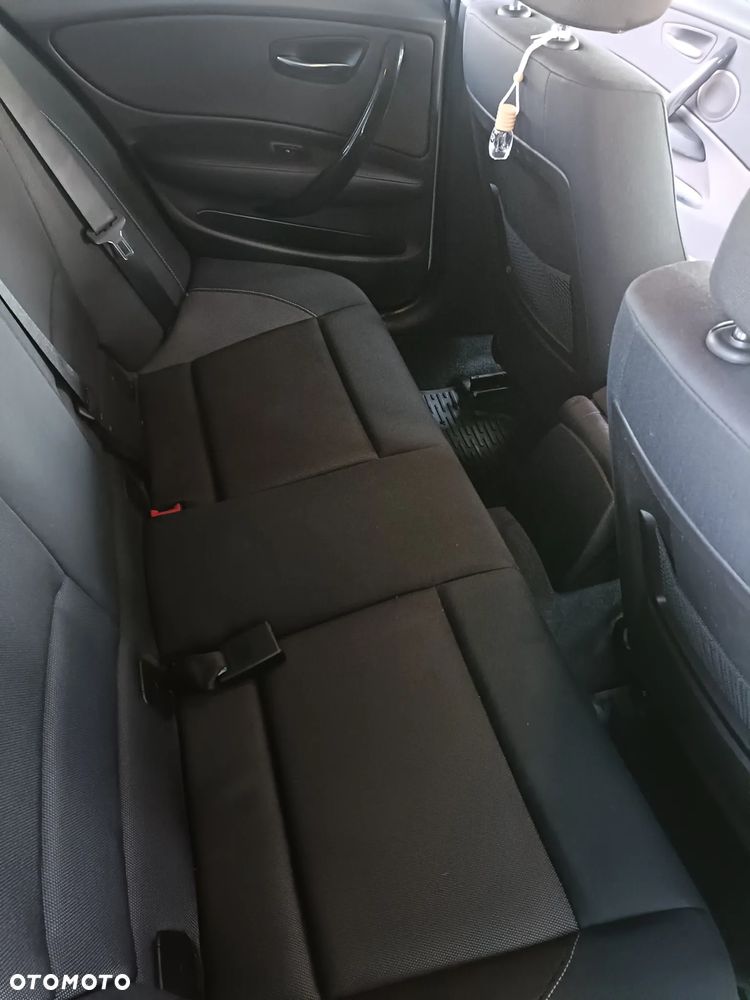 BMW X1 sDrive18i - 14