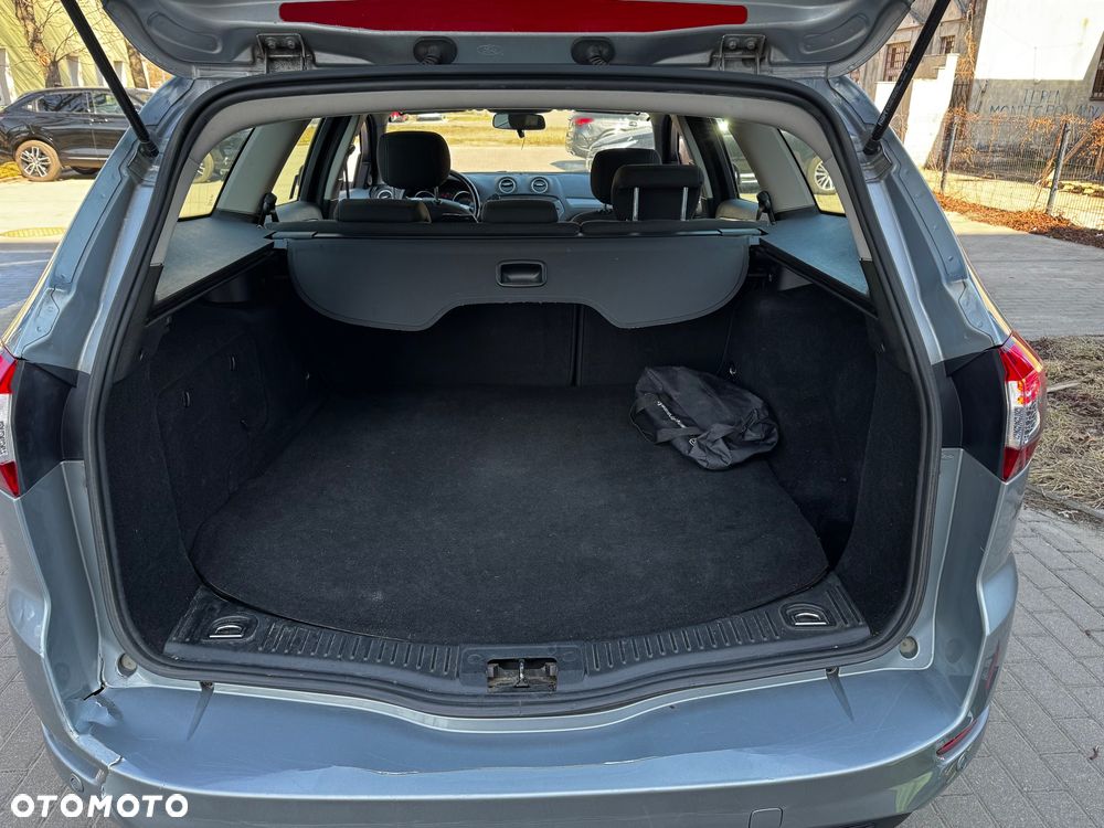 Ford Mondeo 1.6 Gold X - 12