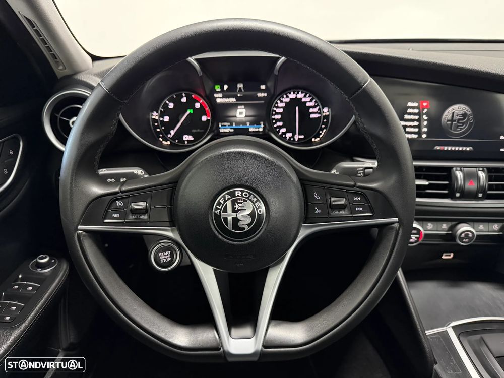 Alfa Romeo Giulia 2.2 AT8 Super - 15