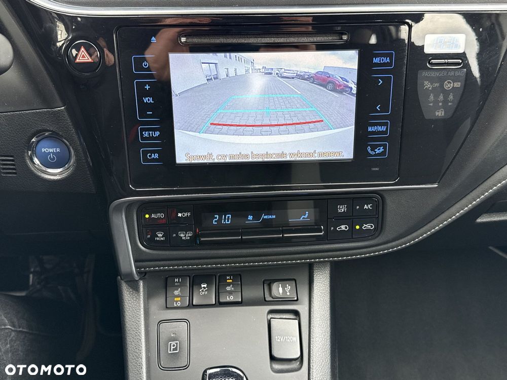 Toyota Auris - 16