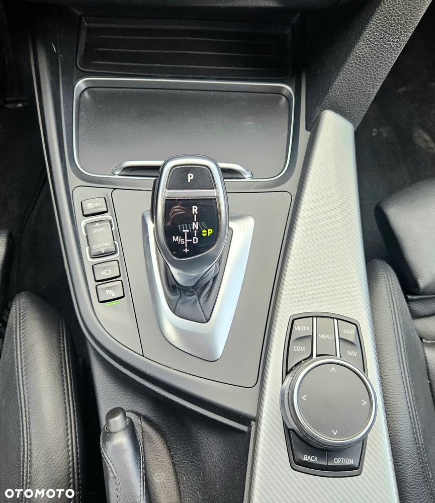BMW Seria 3 320d xDrive Sport Line Shadow sport - 31