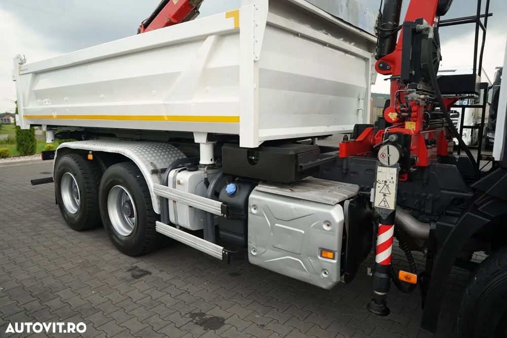 Renault C 430 / 6x4 / BASCULĂ CU 2 LATE / CUPLĂ HIDRAULICĂ + FASSI F155.A0.22 HDS / RADIOCOMANDĂ / ROTATOARE / CUPĂ / EURO 6 / - 18