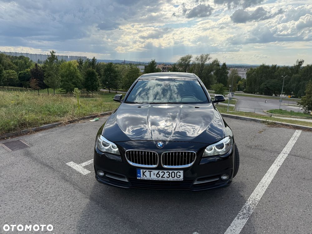 BMW Seria 5 520d xDrive - 12