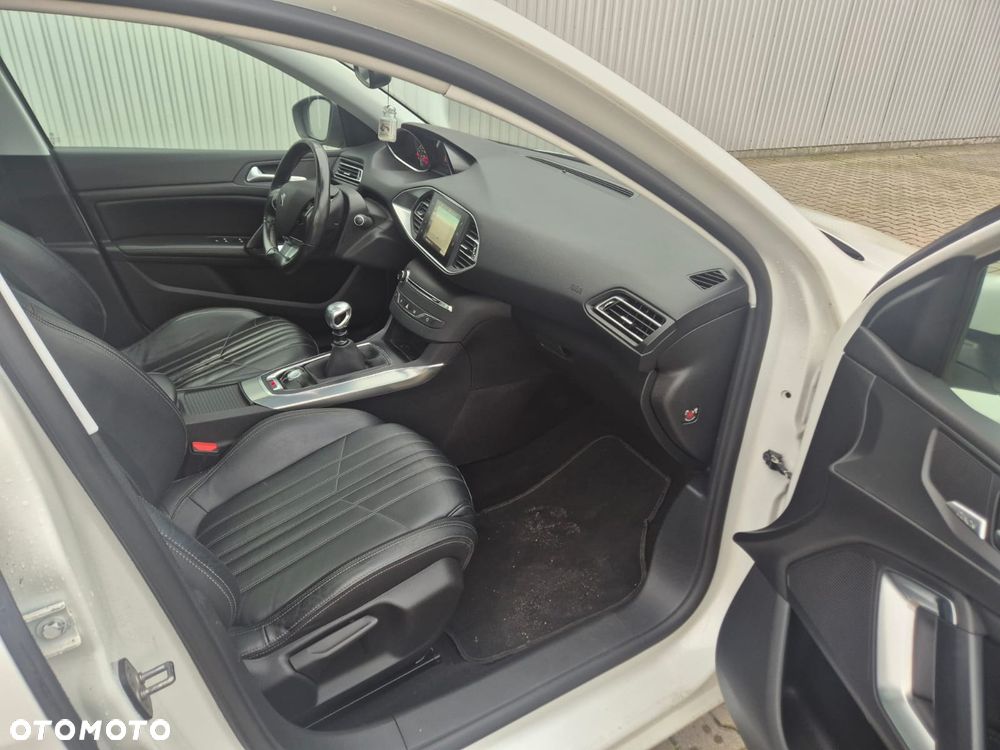 Peugeot 308 - 24