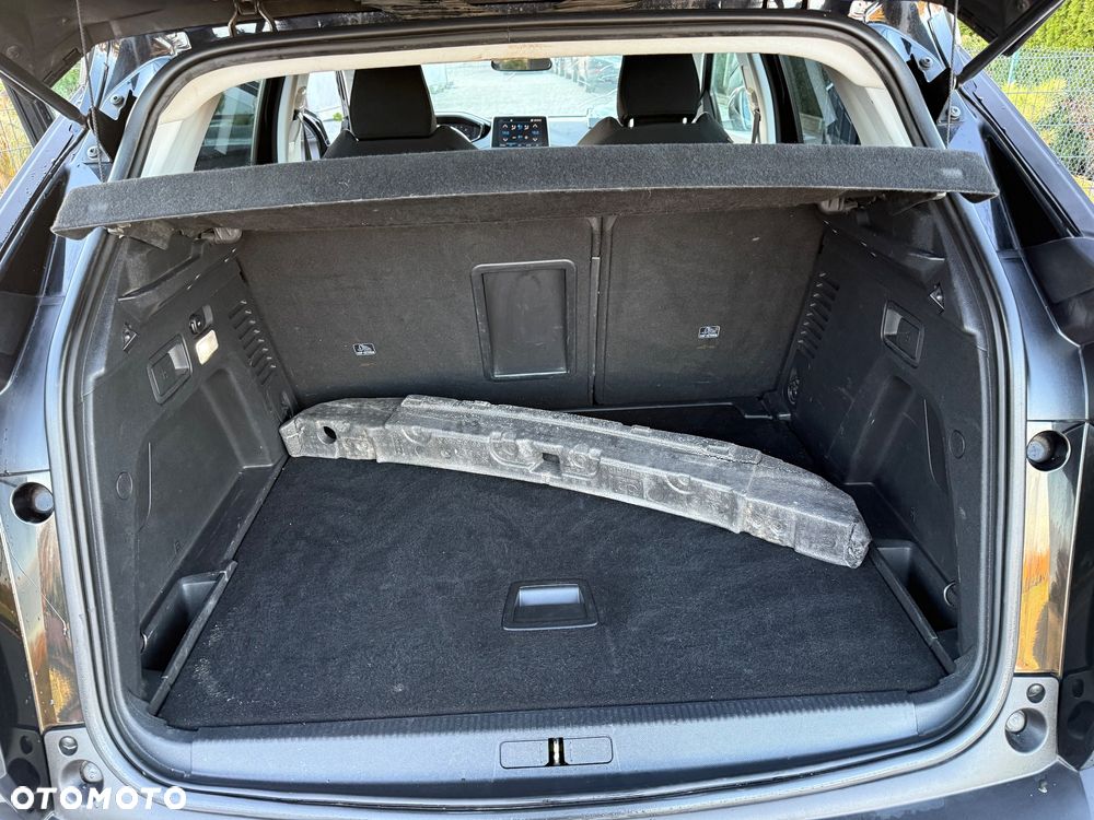 Peugeot 3008 1.6 BlueHDi Active S&S EAT6 - 37