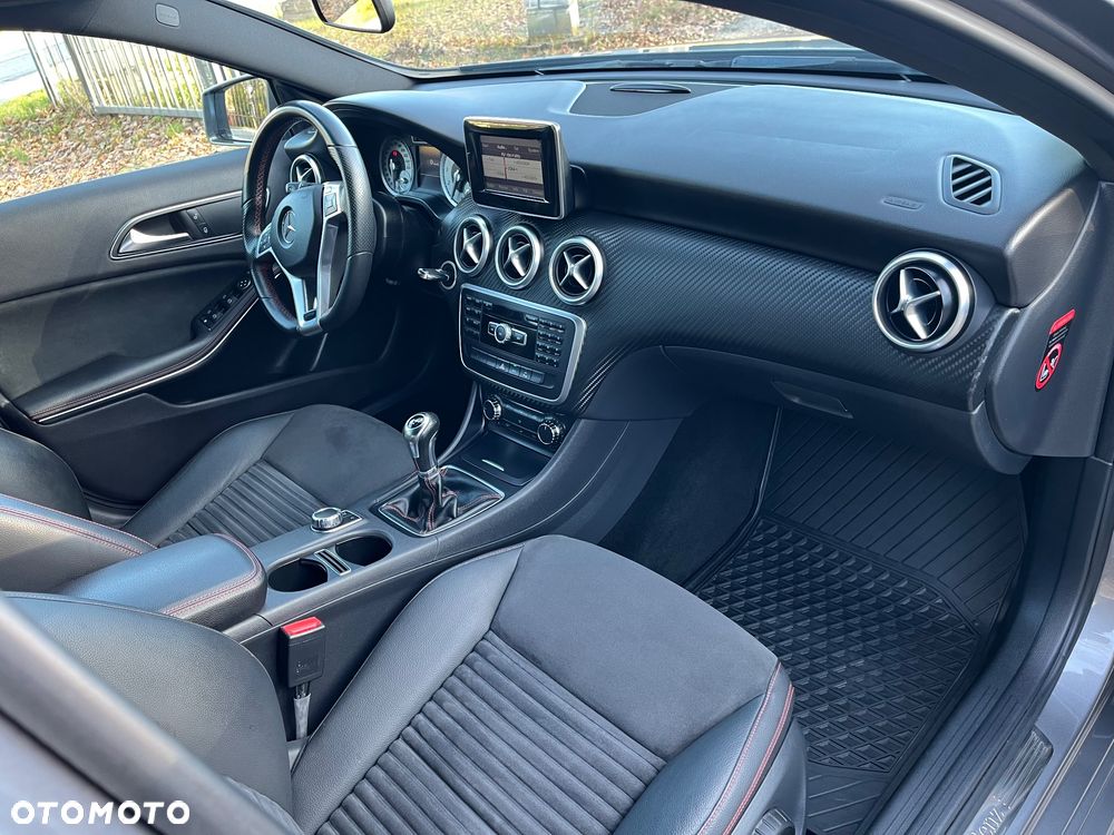 Mercedes-Benz Klasa A 180 AMG Line - 14