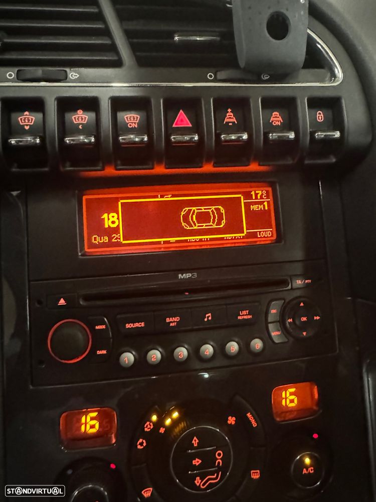 Peugeot 3008 1.6 HDi Sport 130g - 29