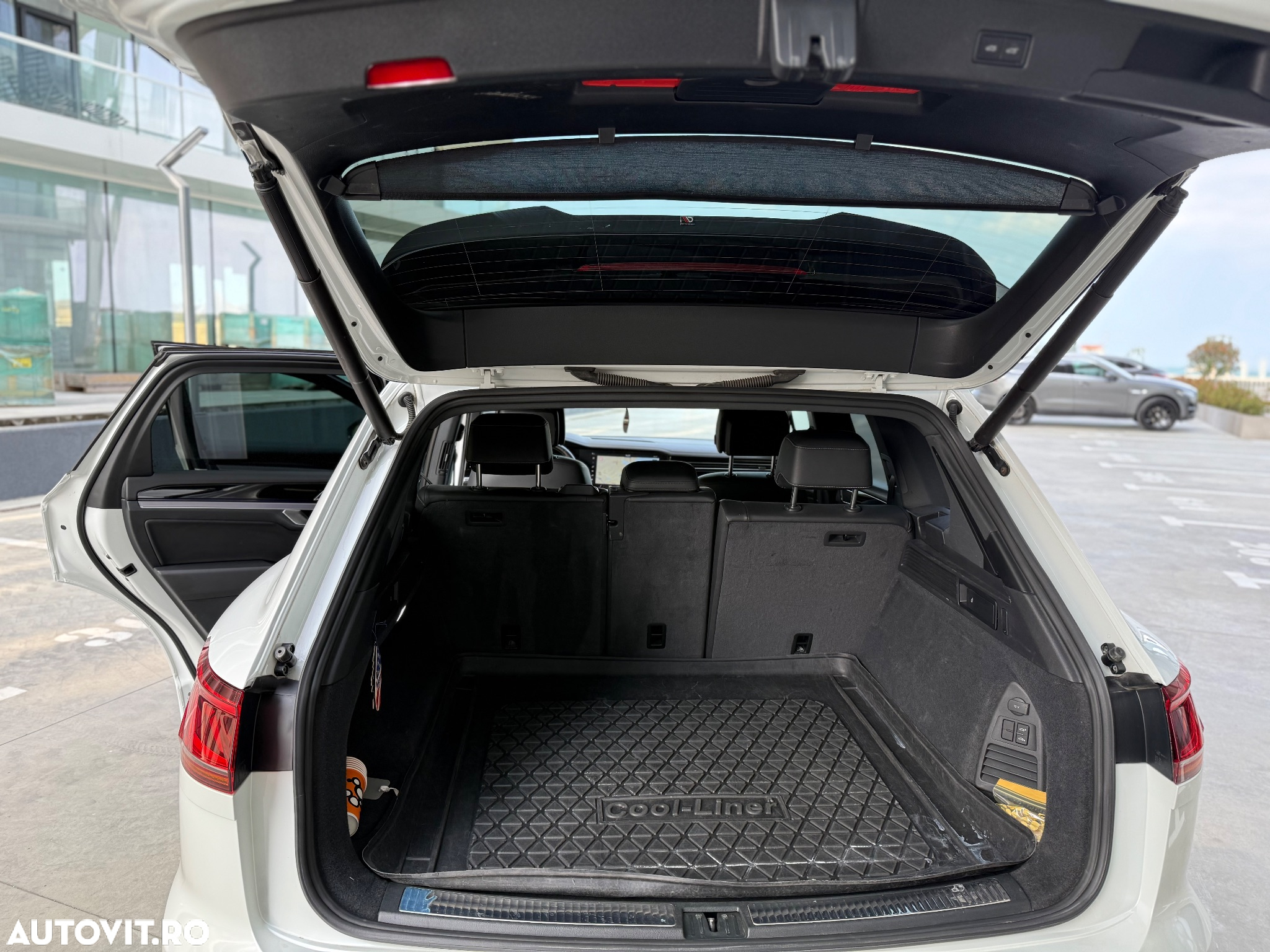 Volkswagen Touareg V6 TDI R-Style - 12
