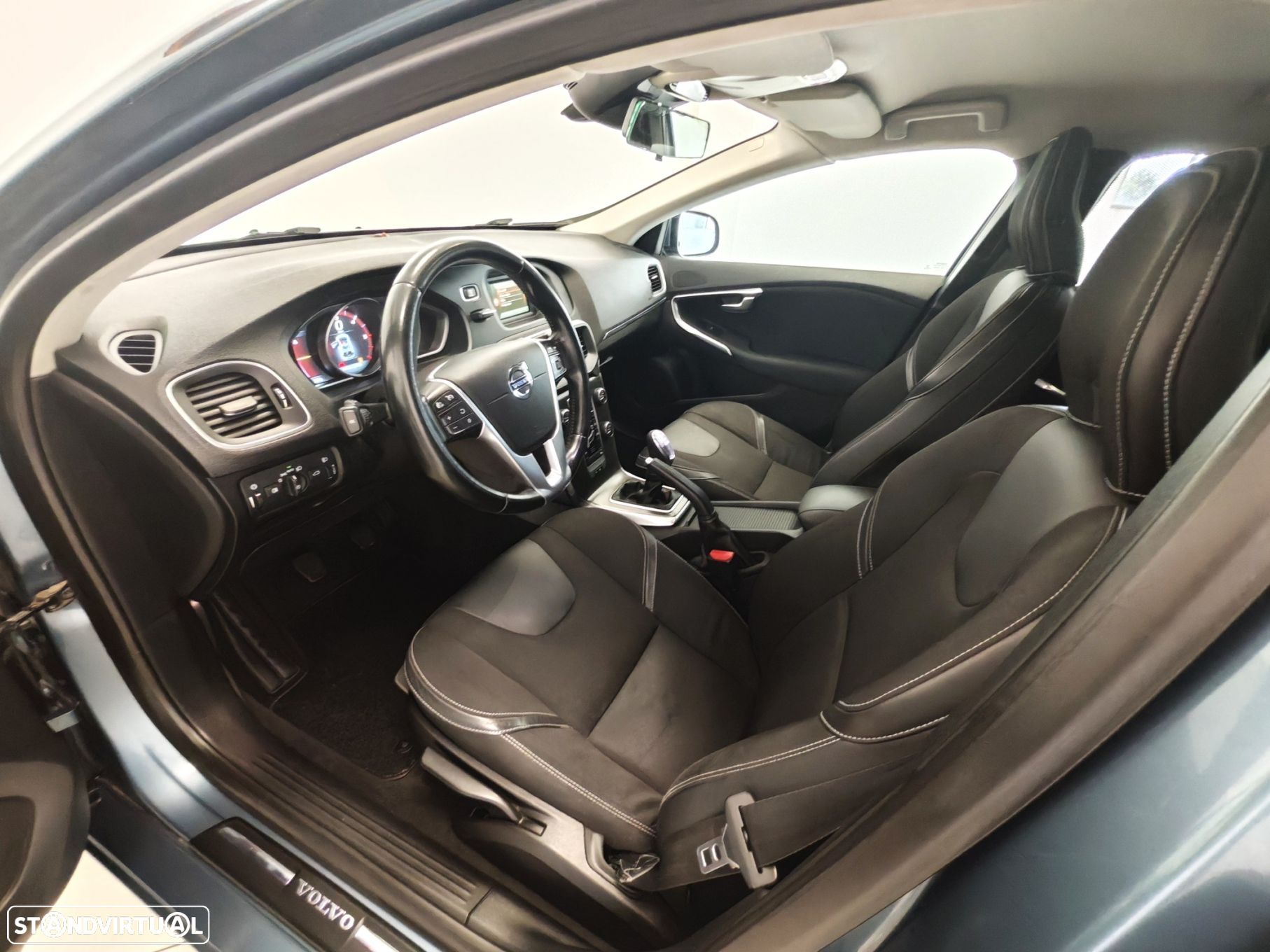 Volvo V40 1.6 D2 Momentum - 5