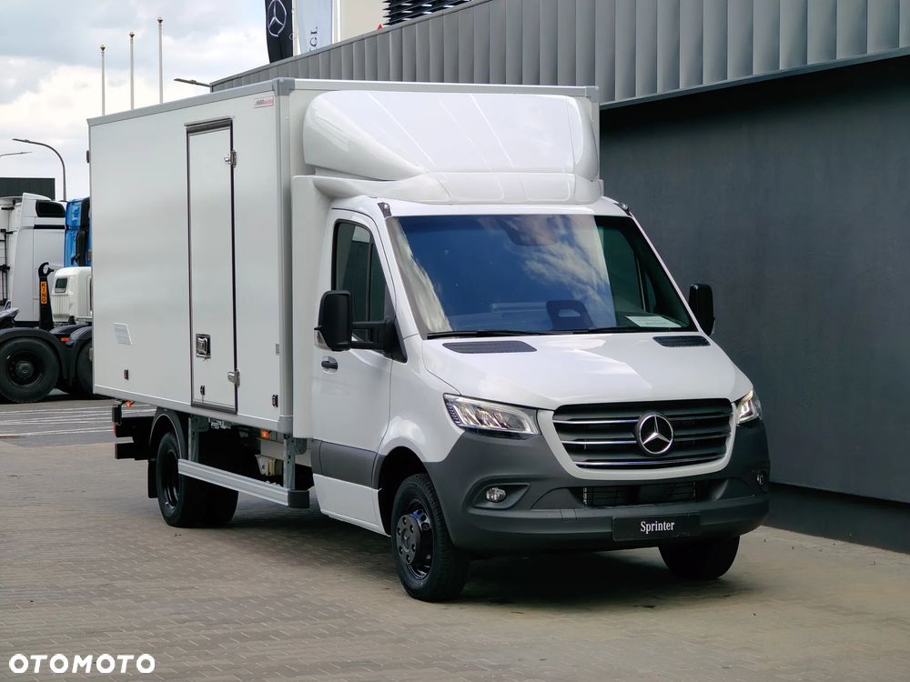 Mercedes-Benz Sprinter - 5