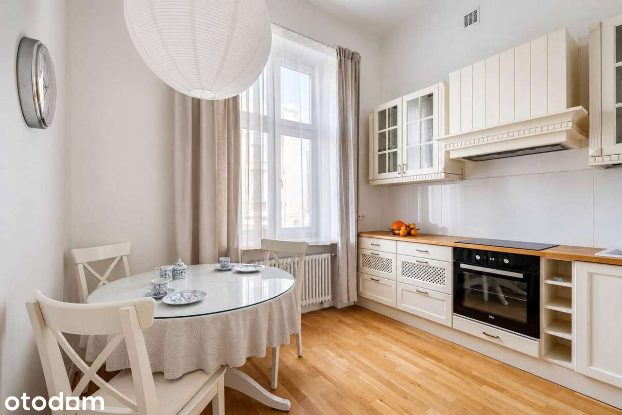 Elegancki 2-pok apartament 53 m² przy Alejach Ujazdowskich, Warszawa
