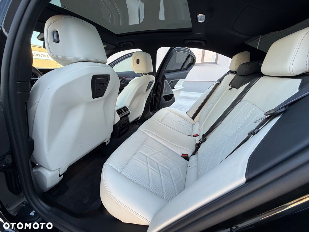 BMW Seria 5 550e xDrive PHEV M Sport - 20