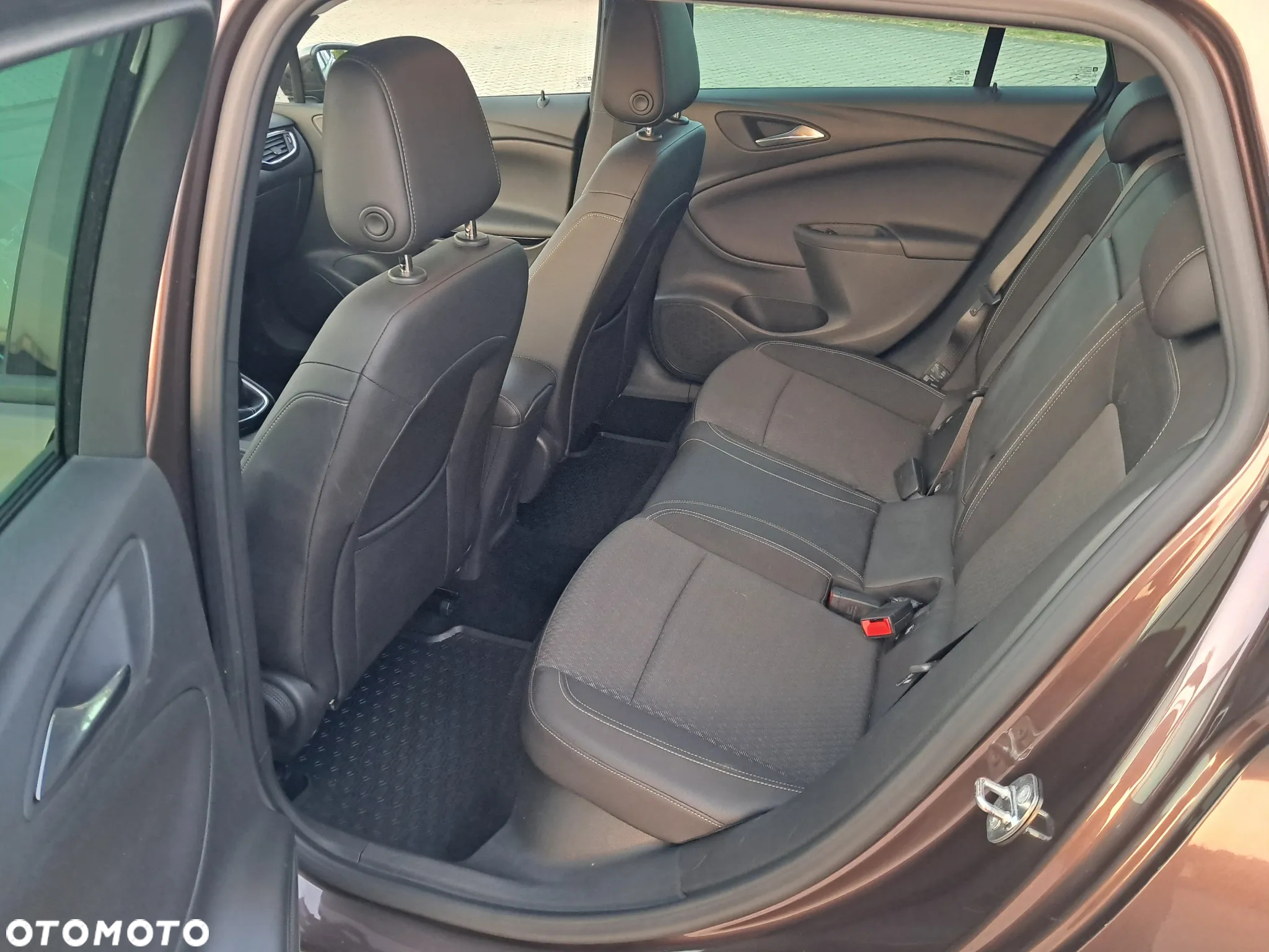 Opel Astra 1.4 Turbo Start/Stop Sports Tourer Innovation - 20