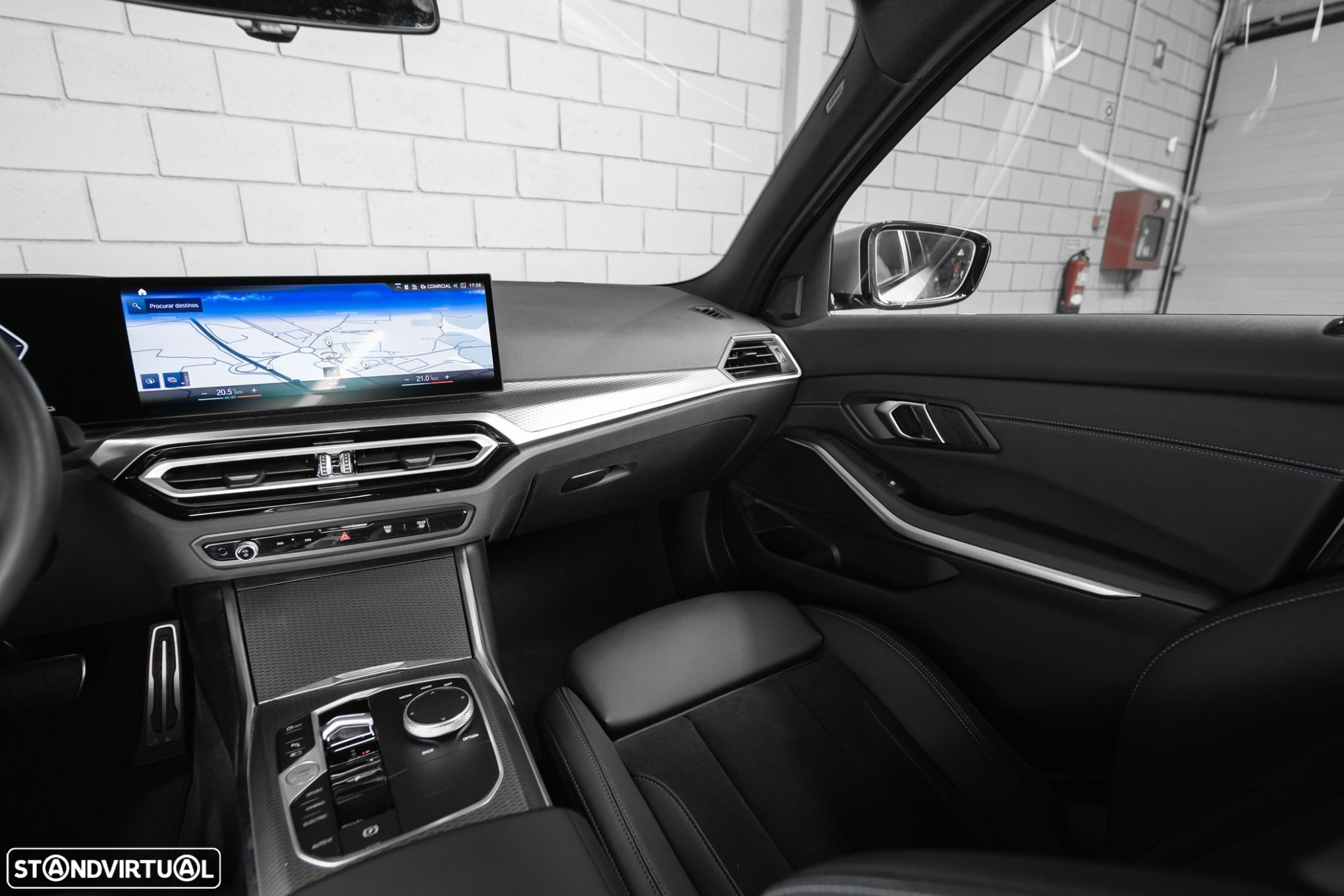 BMW 320 e Touring Pack Desportivo M Auto - 33