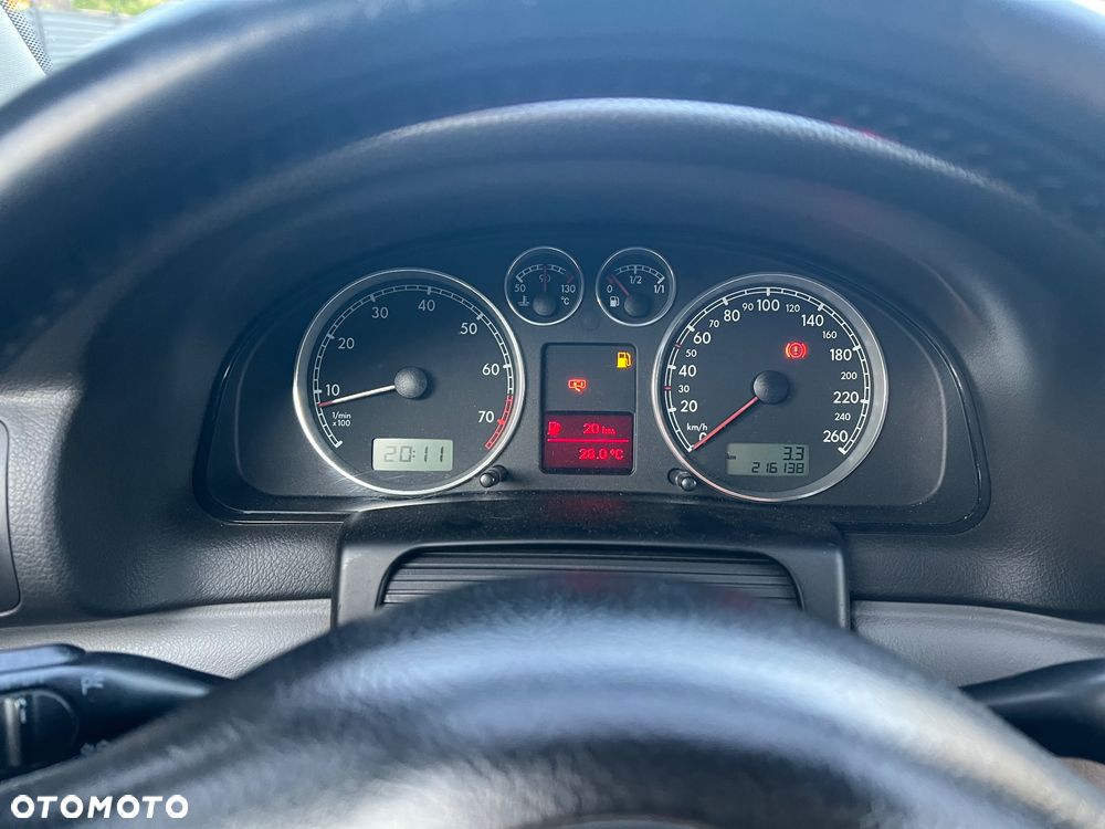 Volkswagen Passat - 20
