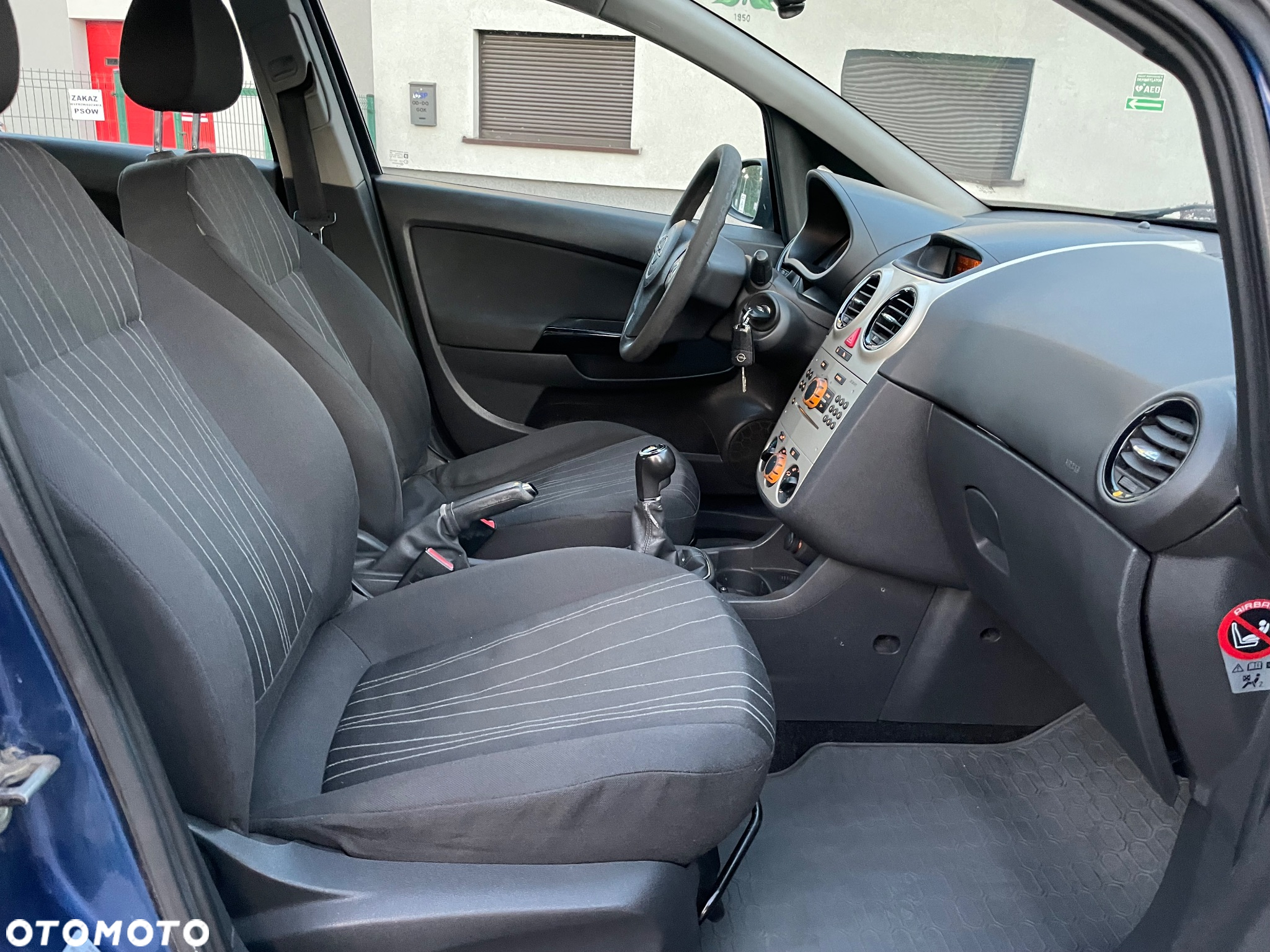 Opel Corsa 1.2 16V Cosmo - 7