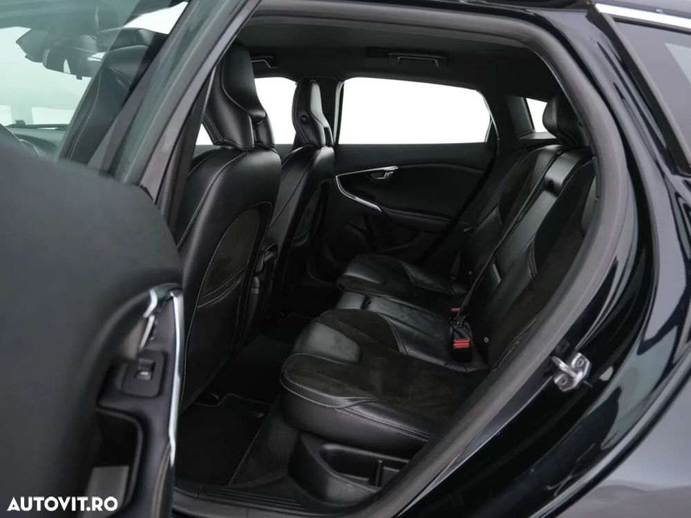 Volvo V40 D2 R Design - 8