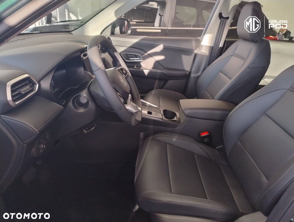 MG ZS Hybrid+ - 12