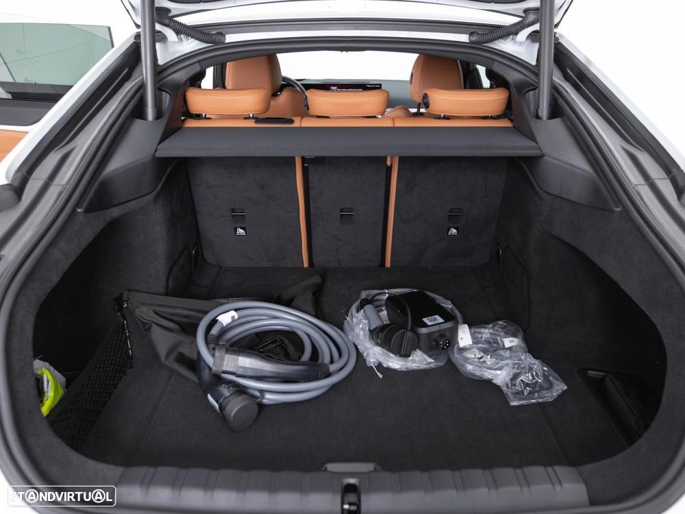 BMW i4 eDrive40 Pack Desportivo M - 13