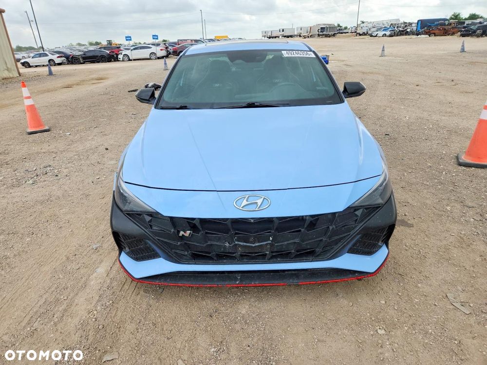 Hyundai Elantra - 2