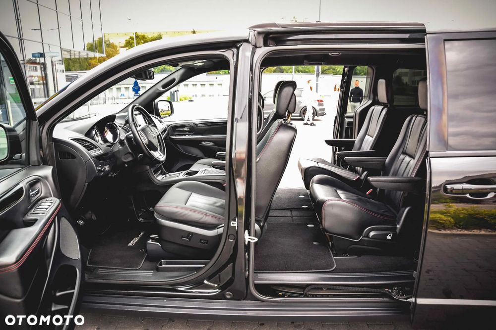 Dodge Grand Caravan 3.6 R/T - 23