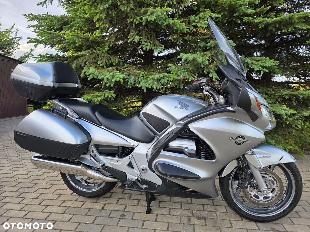 Honda ST - 8