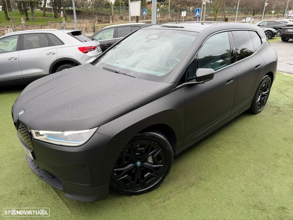 BMW iX xDrive 40 - 14