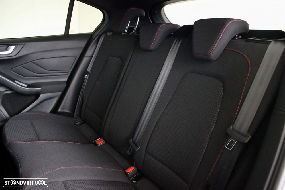 Ford Focus 1.0 EcoBoost MHEV ST-Line - 35