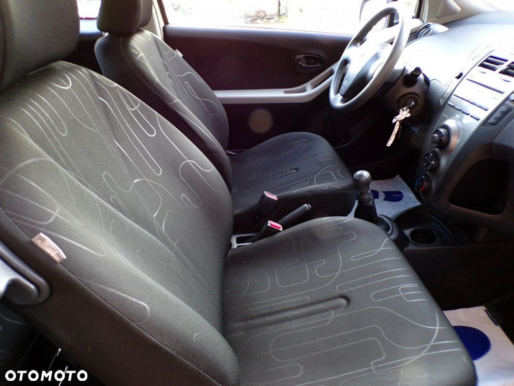 Toyota Yaris - 23