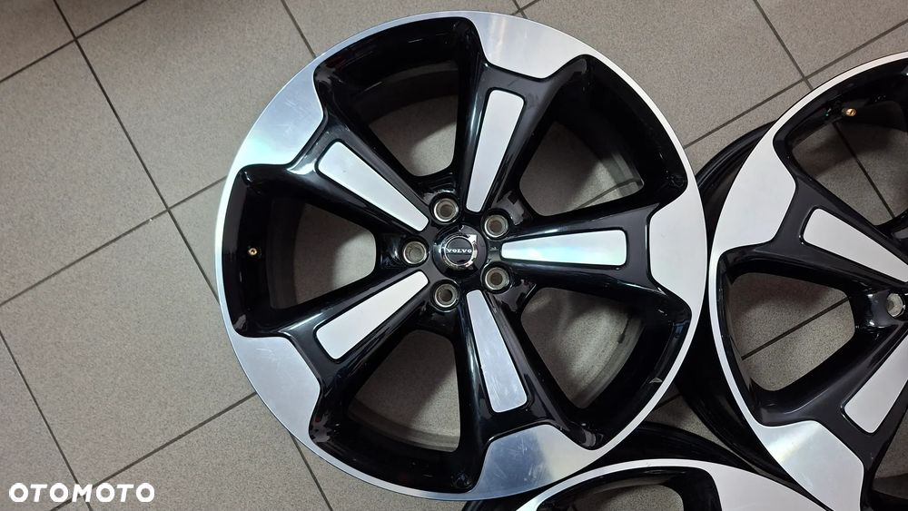 Felgi Aluminiowe 20 Volvo XC 40 5x108 ET 50.5 - 11