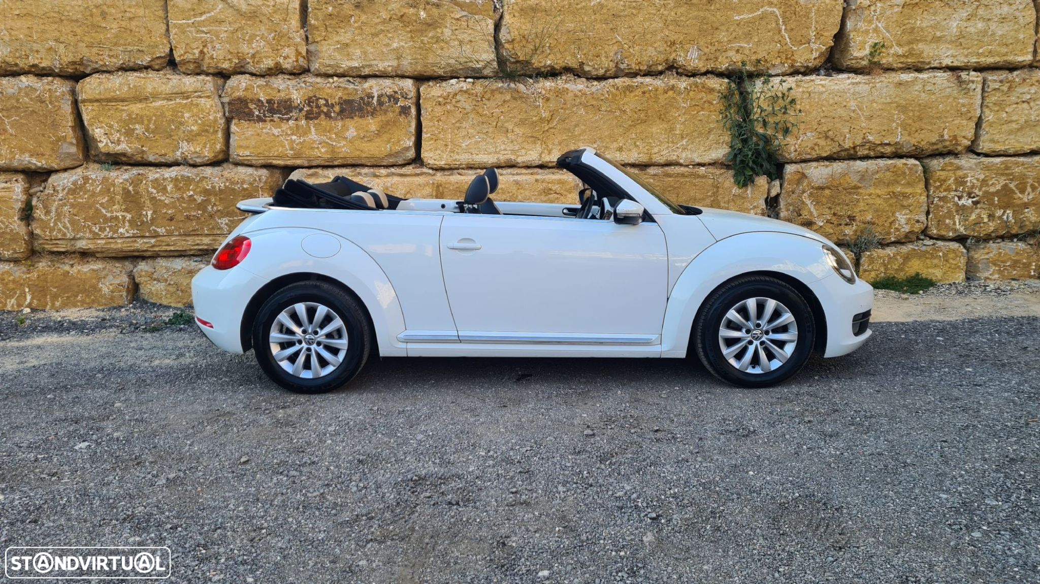 VW New Beetle Cabriolet 1.6 TDi Design - 6