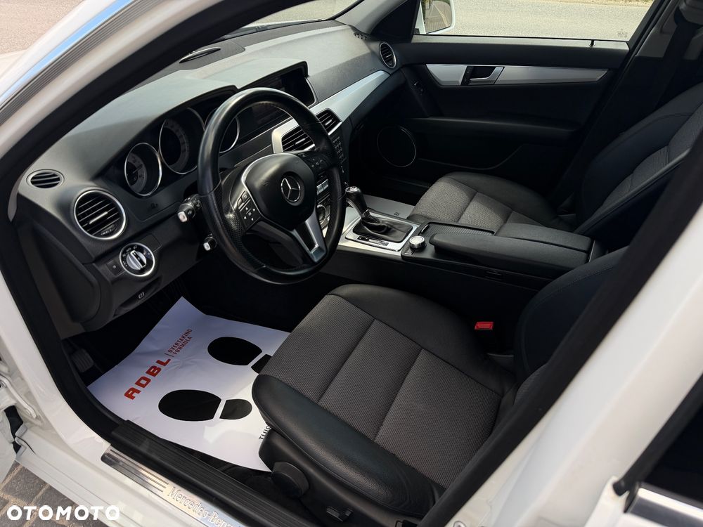Mercedes-Benz Klasa C 220 CDI 7G-TRONIC Avantgarde Edition - 13