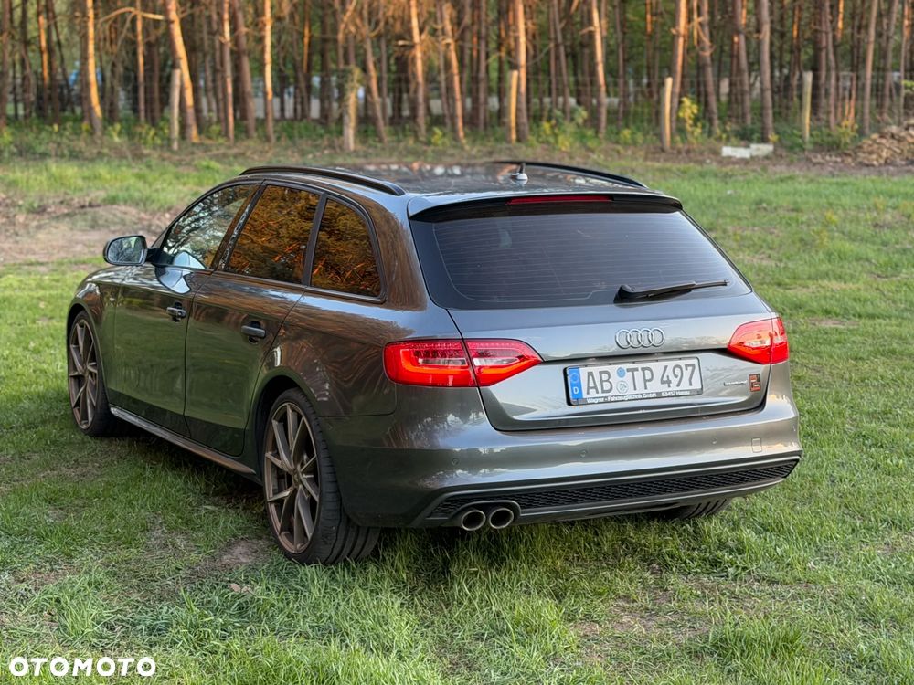 Audi A4 Avant 2.0 TDI DPF clean diesel quattro S tronic S line Sportpaket - 16