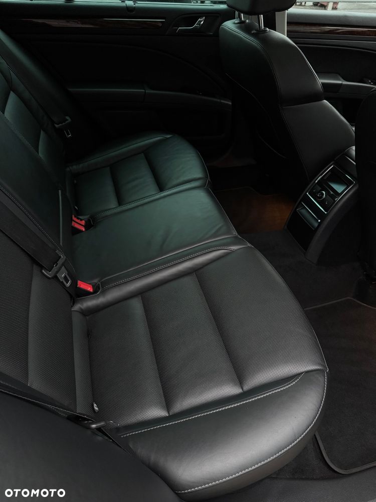 Skoda Superb 2.0 TDI Elegance DSG - 27