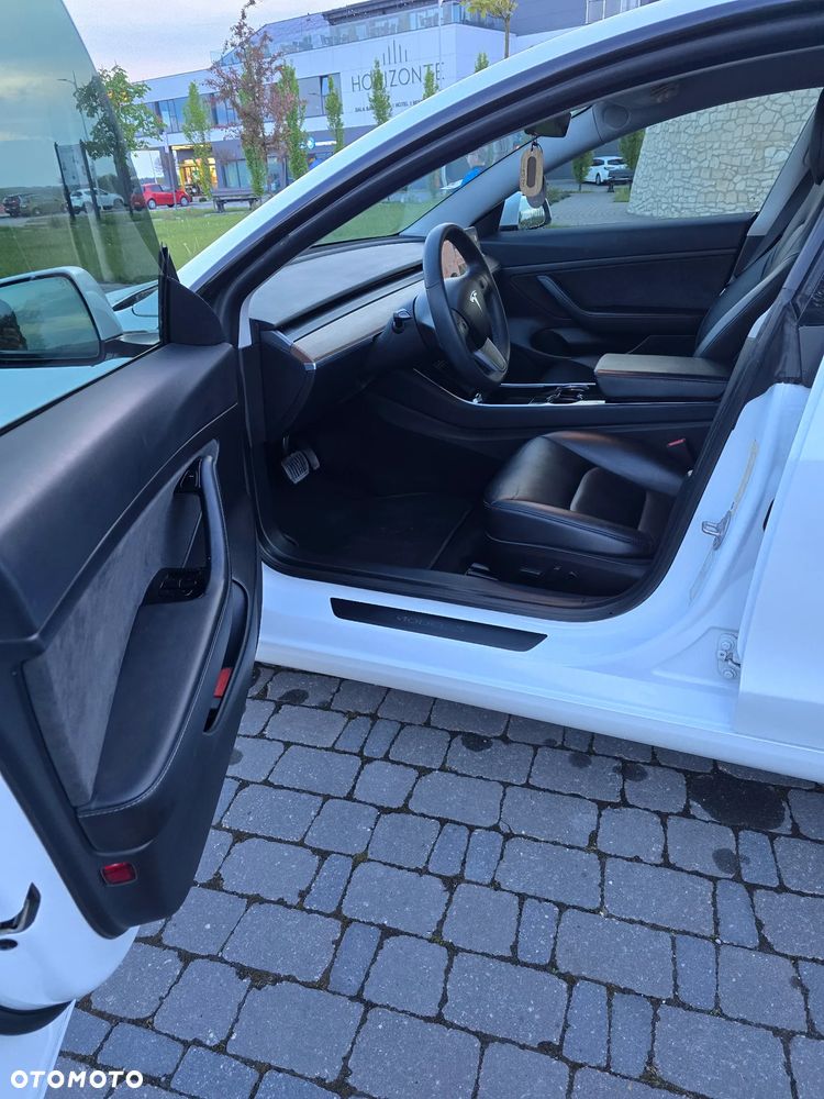 Tesla Model 3 Standard Reichweite Plus Hinterradantrieb - 8