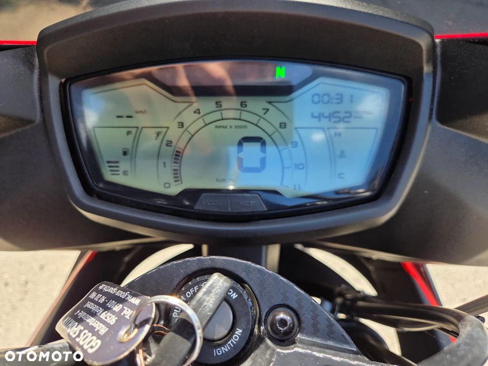 Aprilia Tuono - 12