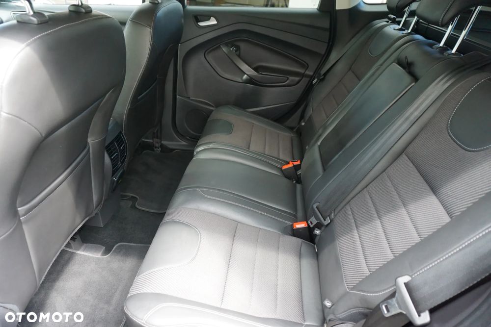 Ford Kuga 2.0 TDCi 2x4 Titanium - 10