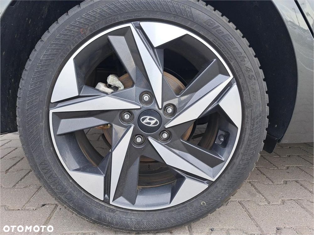 Hyundai Elantra - 18