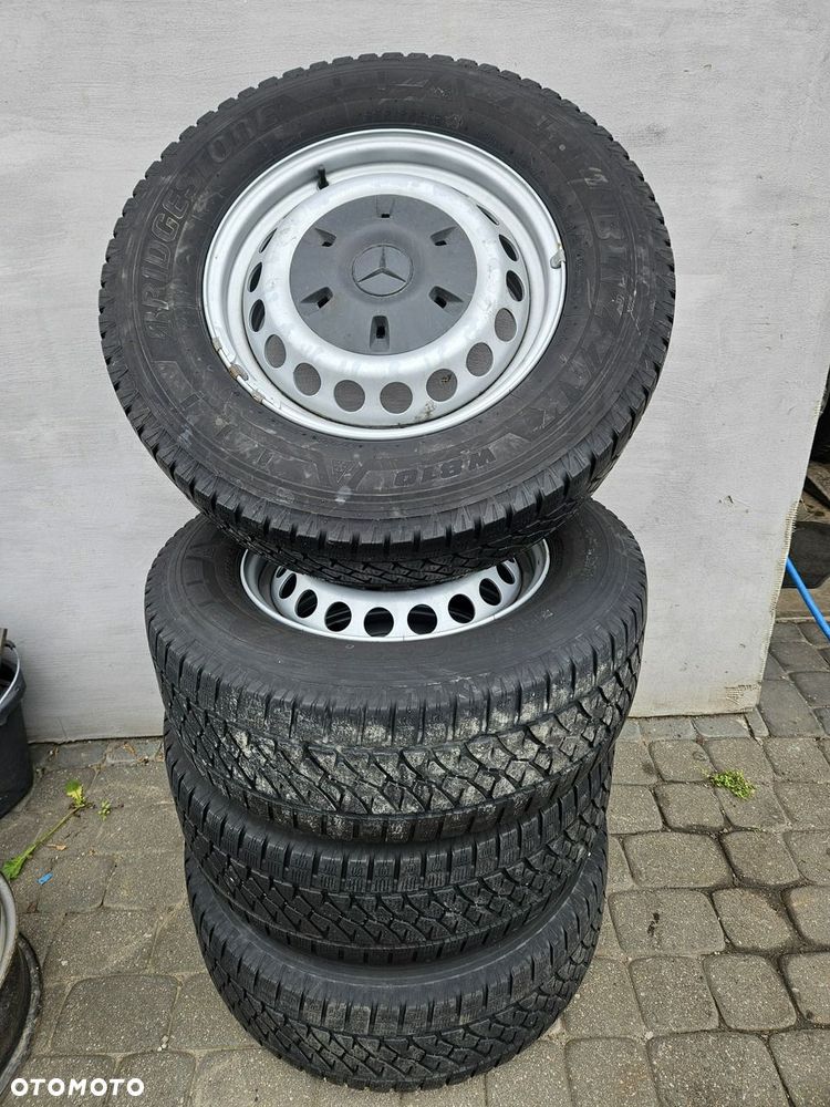 Mercedes-Benz Sprinter - 24