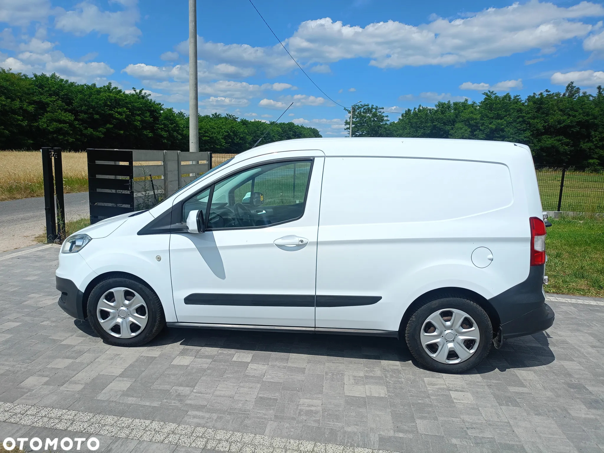 Ford courier - 34