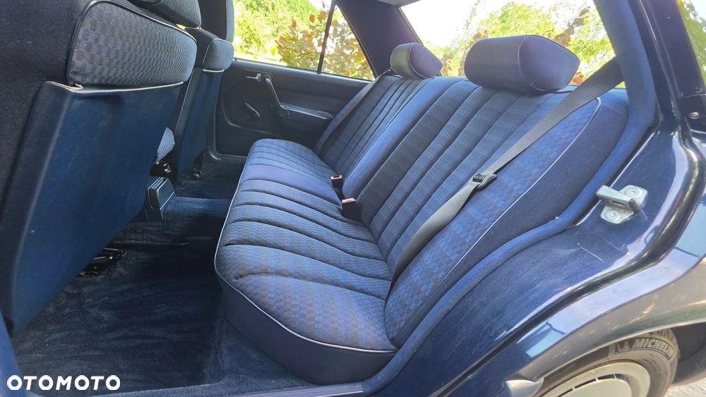Mercedes-Benz W201 (190) - 8