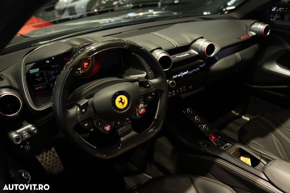 Ferrari 812 - 5