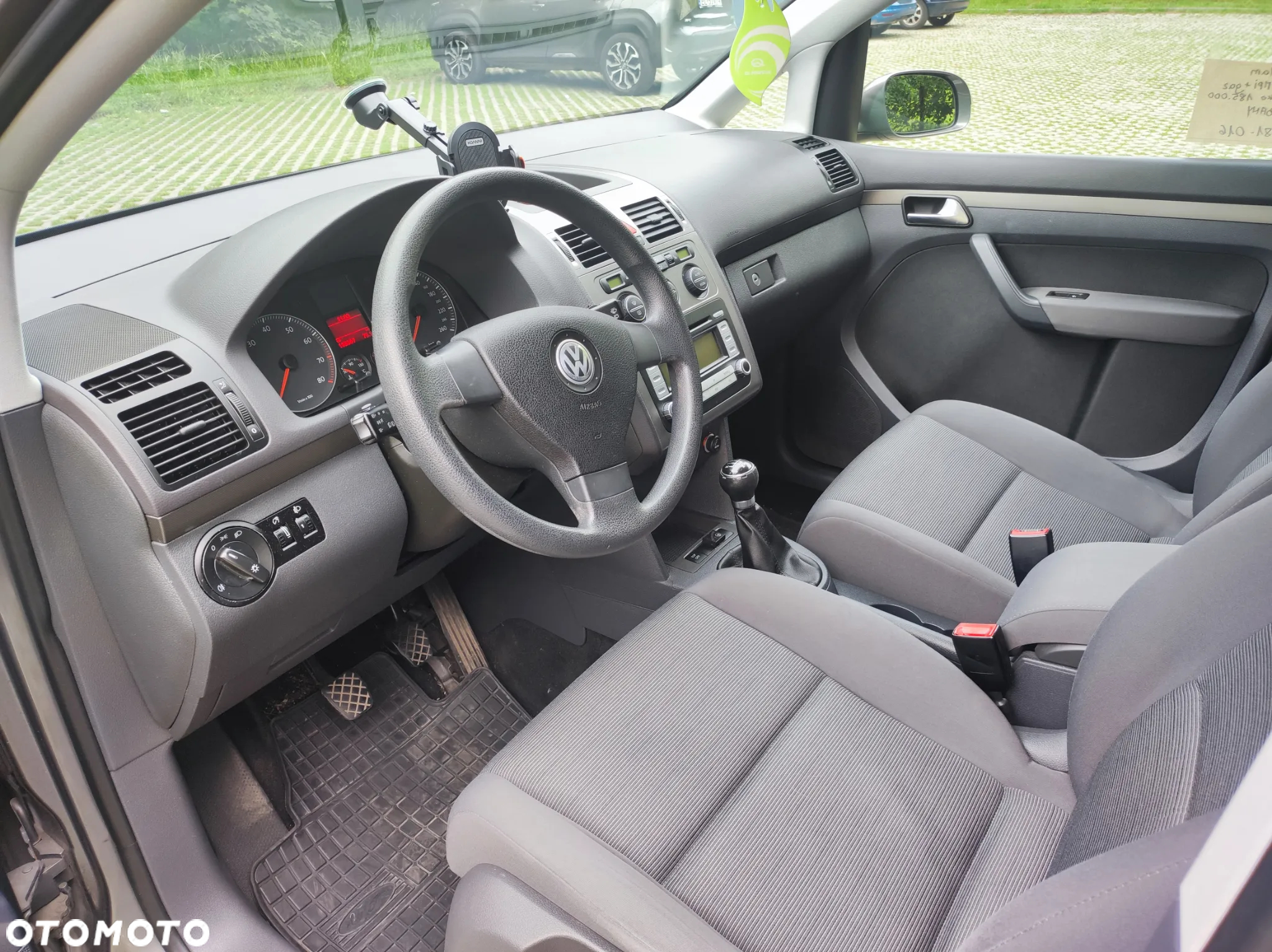 Volkswagen Touran - 13